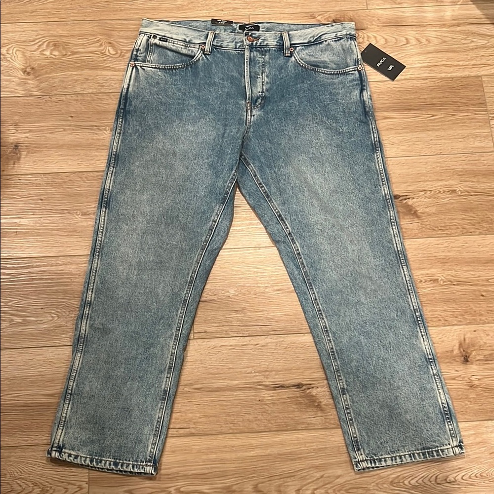 RVCA Men's Light Wash Blue Jeans - Modern Straight Fit - size 36